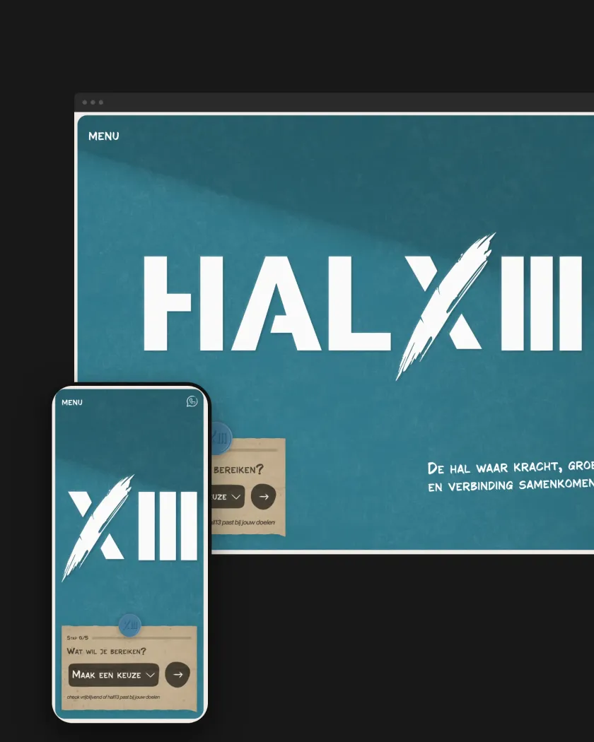 Homepage van Hall XIII met het grote HAL XIII-logo op een blauwe wand en de intakekaart 'Wat wil je bereiken?', getoond in browser- en telefoonweergave